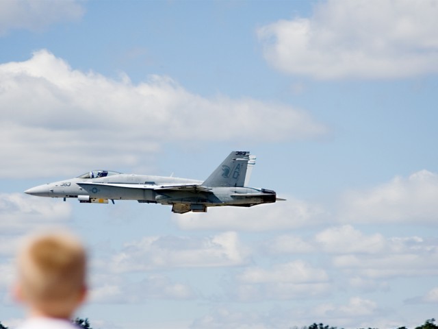 Boeing F/A-18E/F Super Hornet flyby